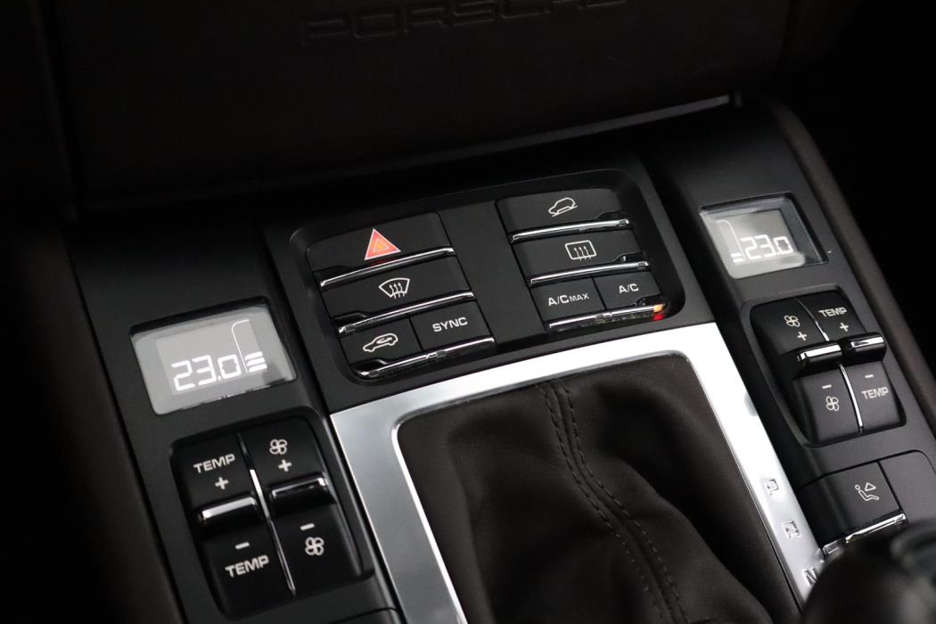 PORSCHE Macan 2015