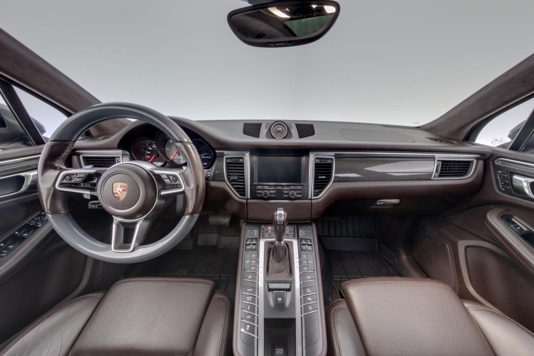 PORSCHE Macan 2015