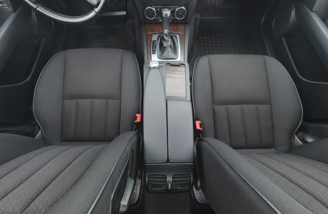 MERCEDES-BENZ C 2012