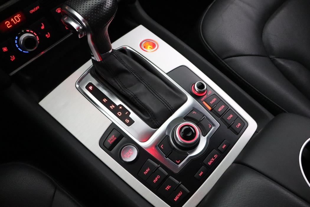 AUDI Q7 2012