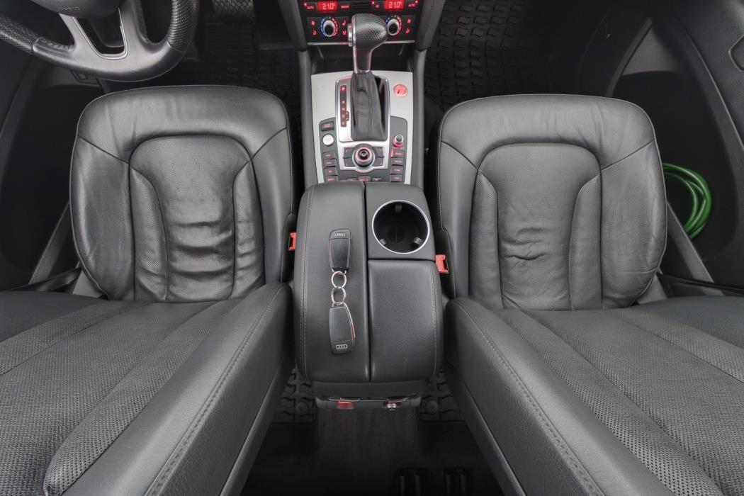 AUDI Q7 2012