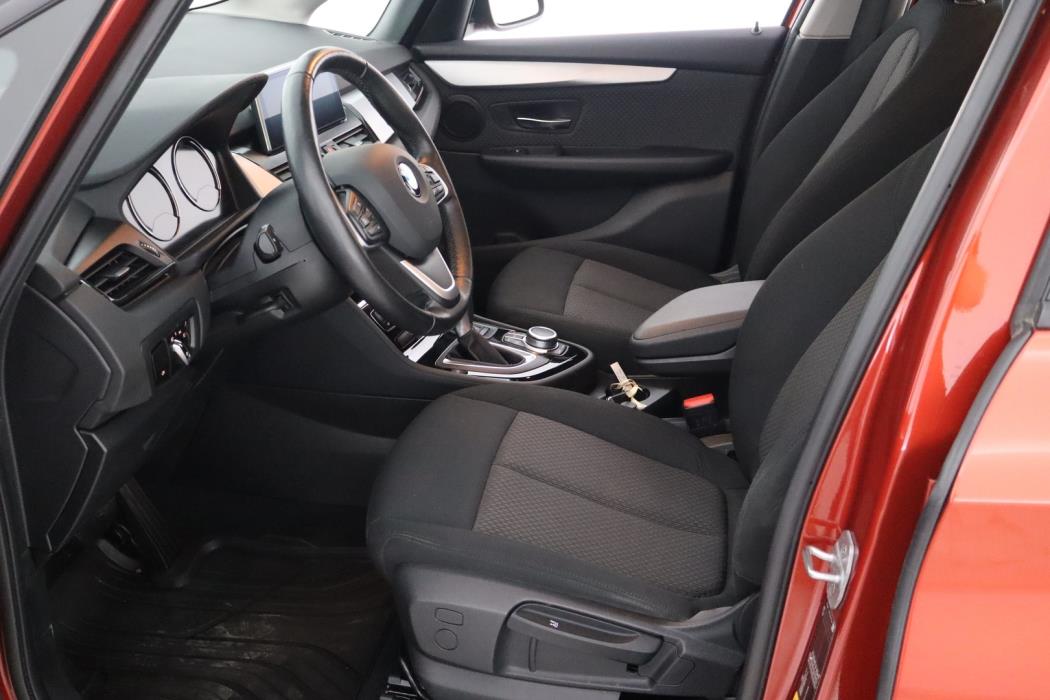 BMW 225 2021