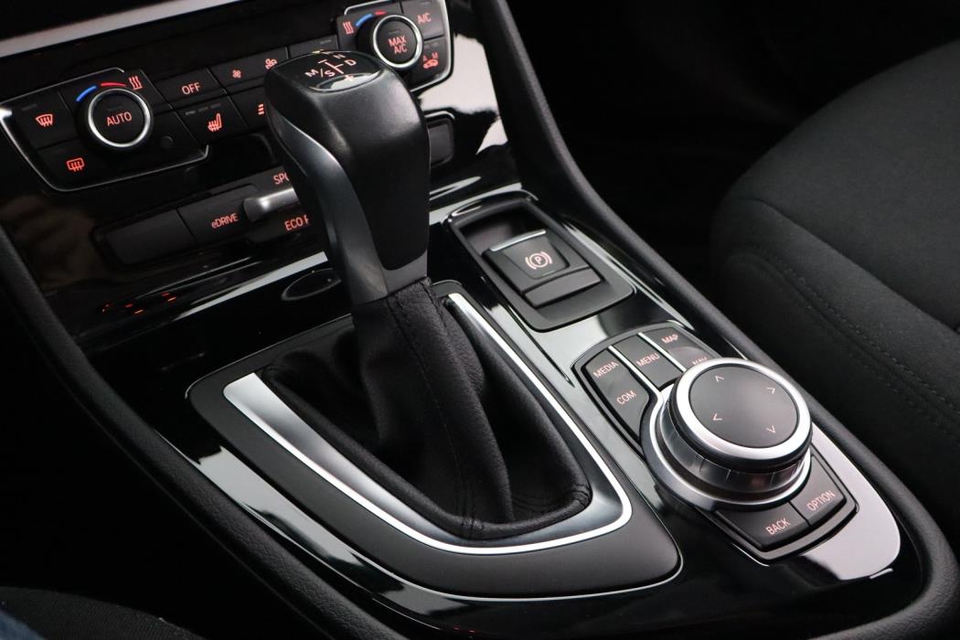 BMW 225 2021