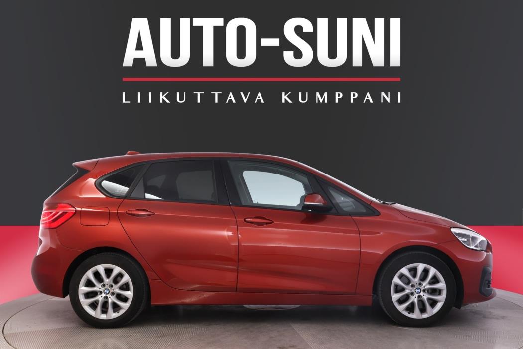 BMW 225 2021