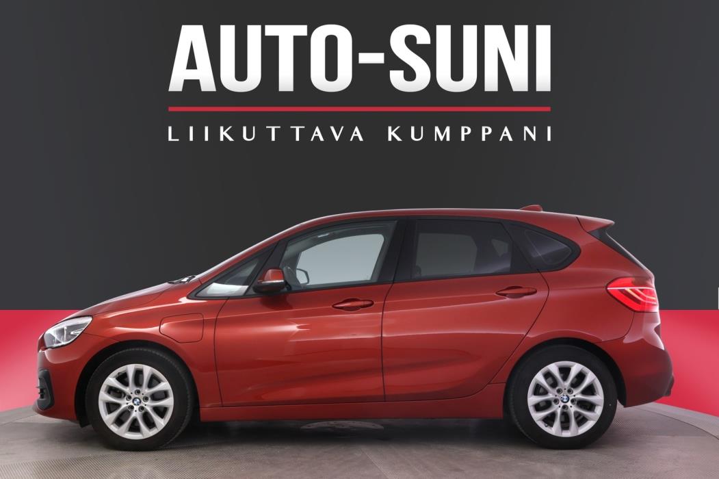 BMW 225 2021