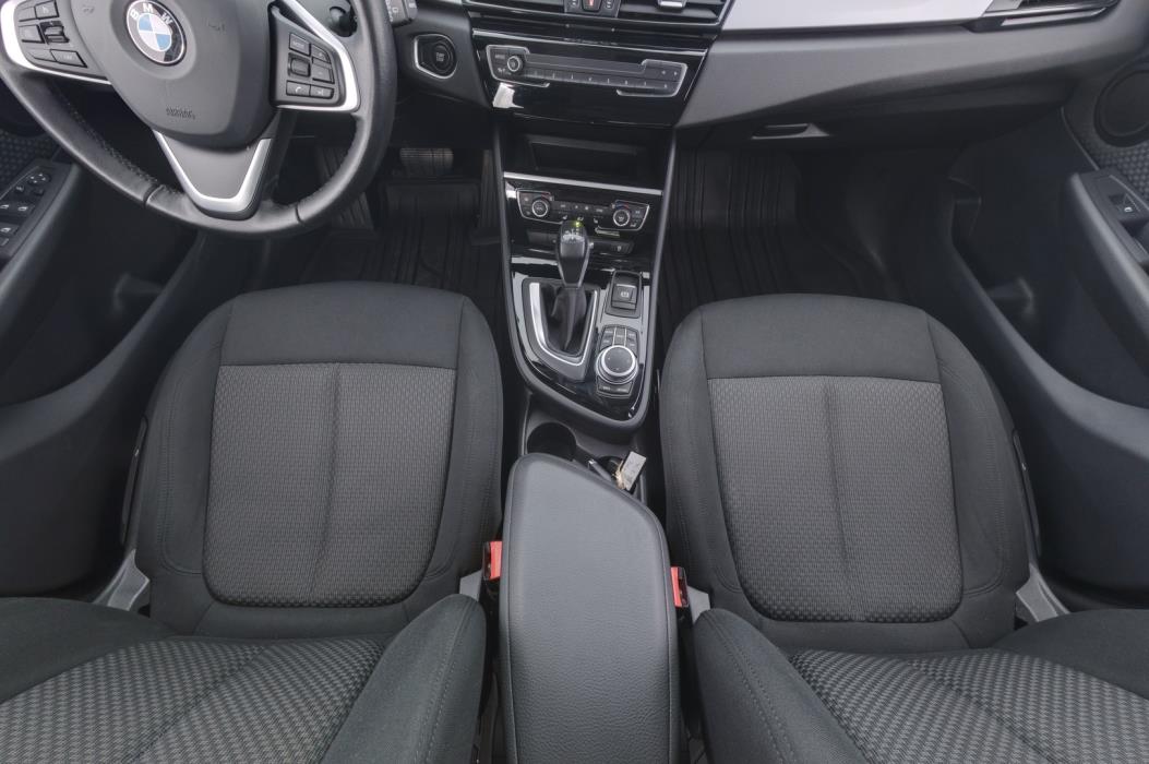 BMW 225 2021