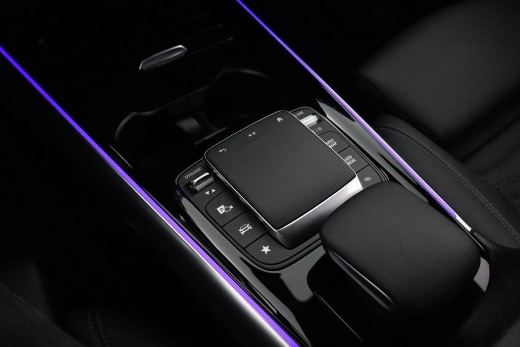 MERCEDES-BENZ EQA 2023