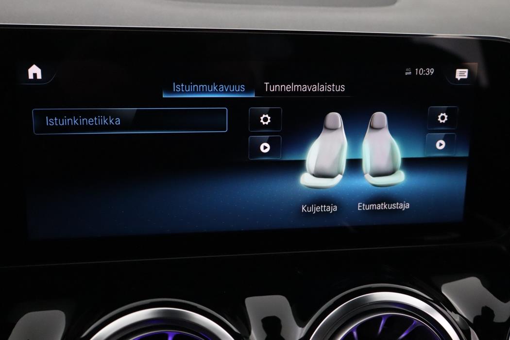MERCEDES-BENZ EQA 2023