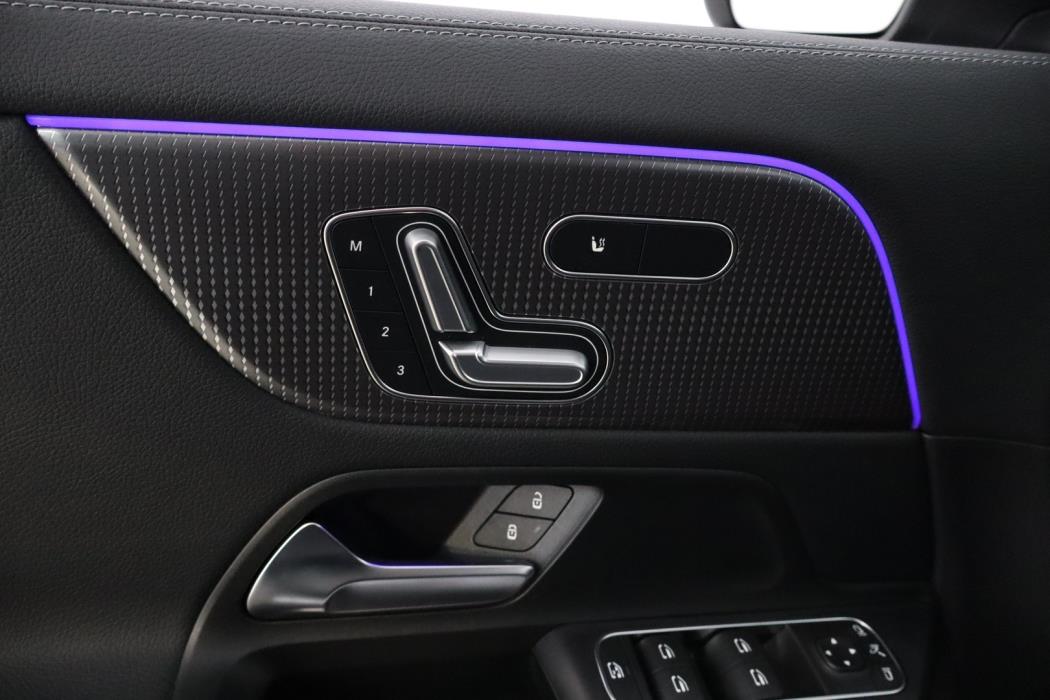 MERCEDES-BENZ EQA 2023