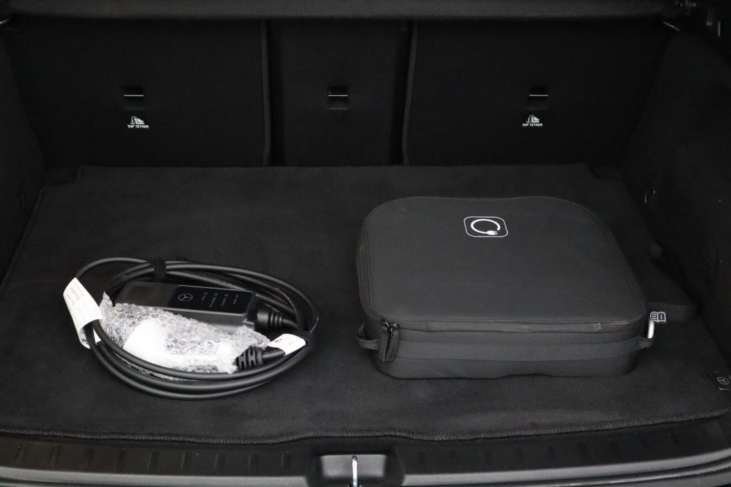 MERCEDES-BENZ EQA 2023