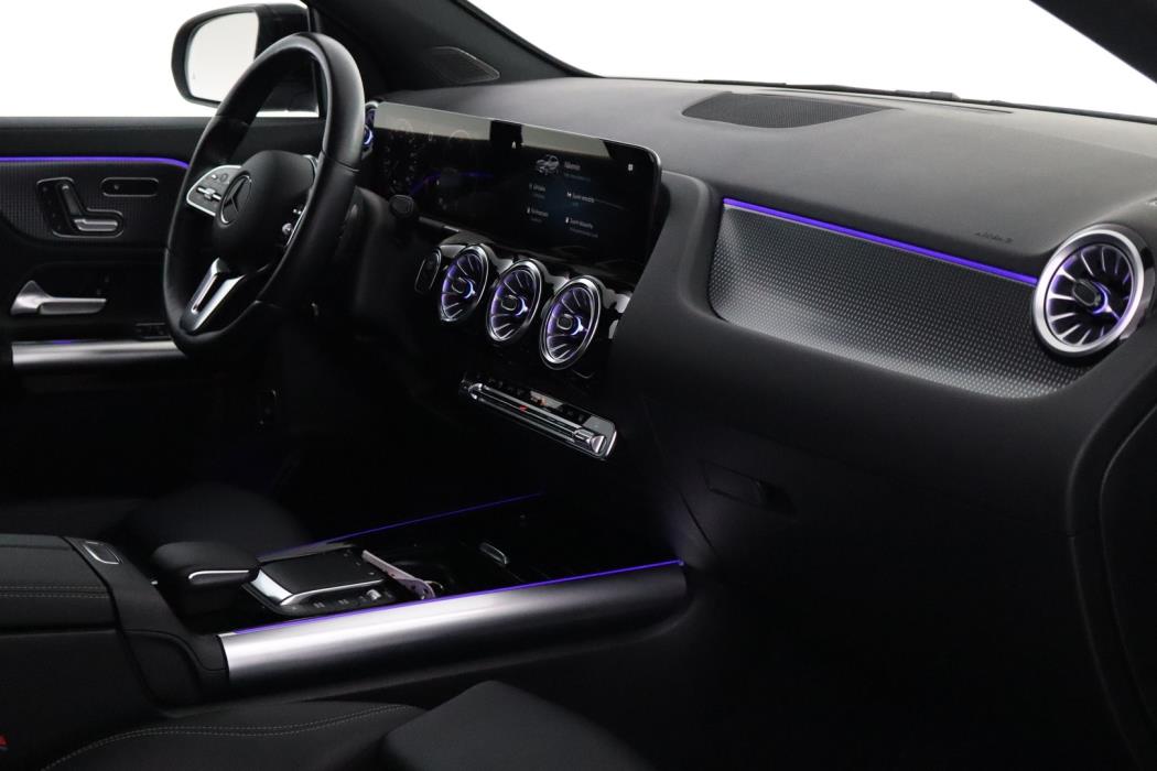 MERCEDES-BENZ EQA 2023