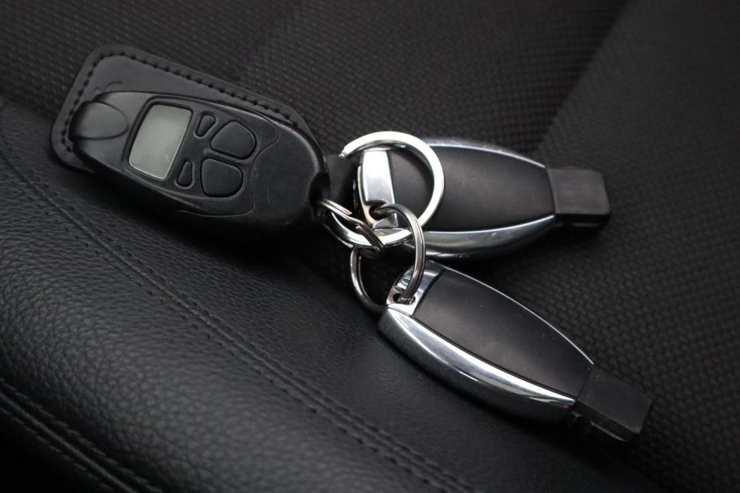 MERCEDES-BENZ C 2012