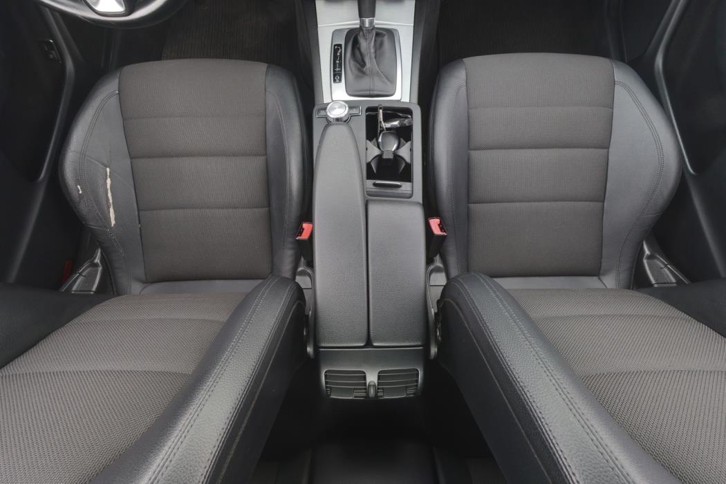 MERCEDES-BENZ C 2012