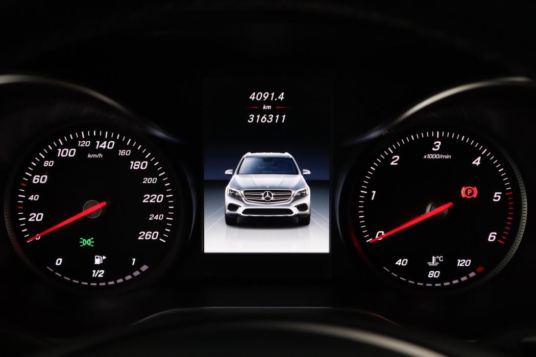 MERCEDES-BENZ GLC 2016