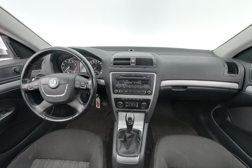 SKODA Octavia 2012
