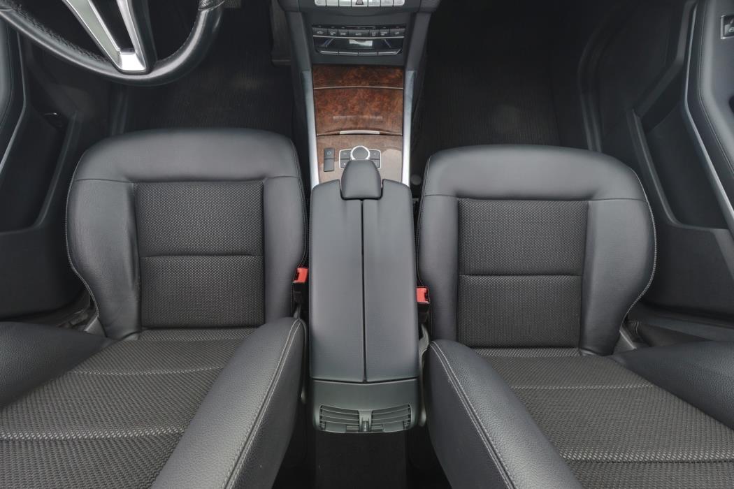 MERCEDES-BENZ E 2016