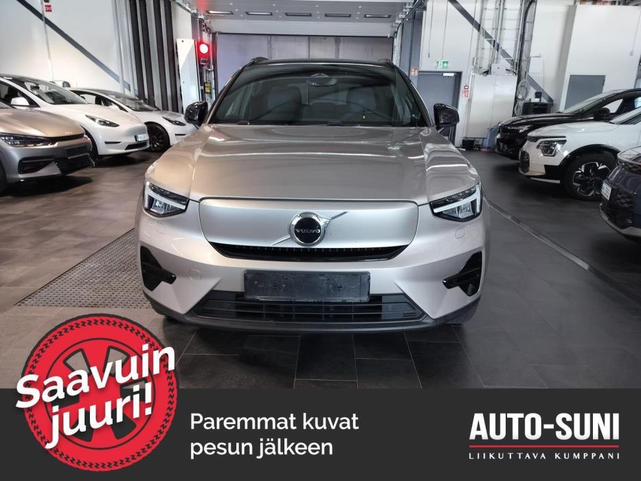 VOLVO XC40 2023