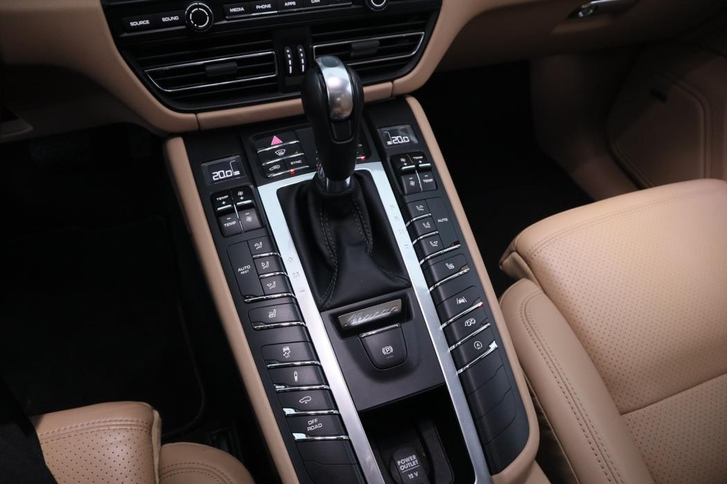 PORSCHE Macan 2019