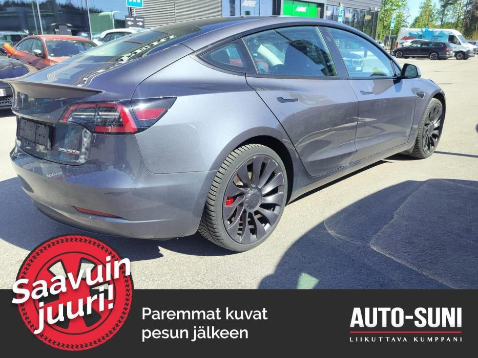 TESLA Model 3 2023