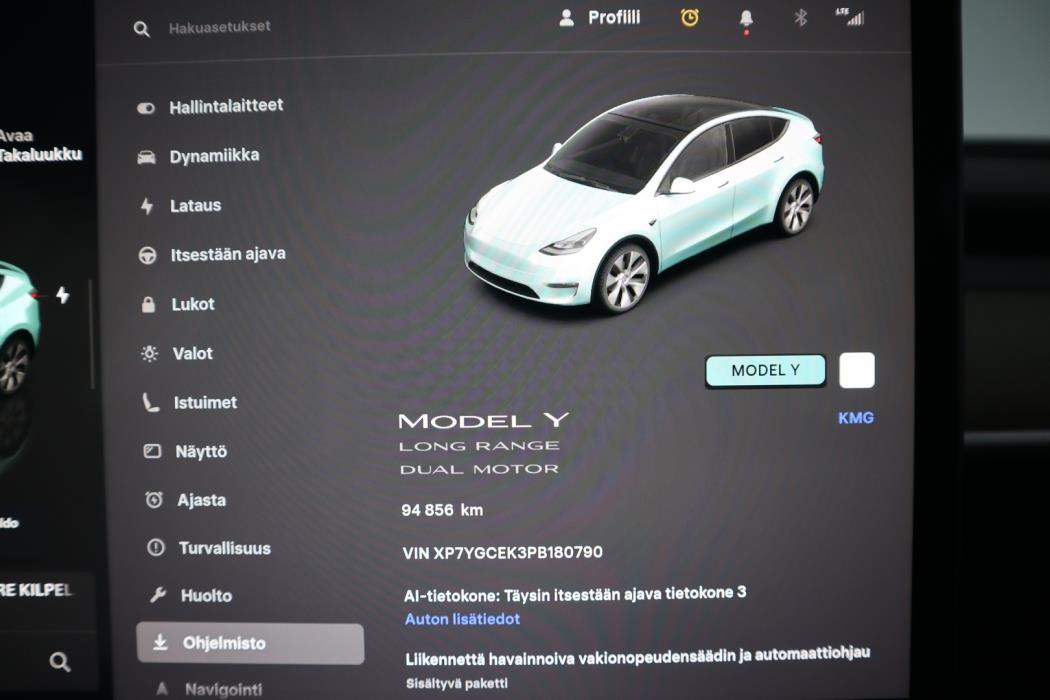 TESLA Model Y 2023