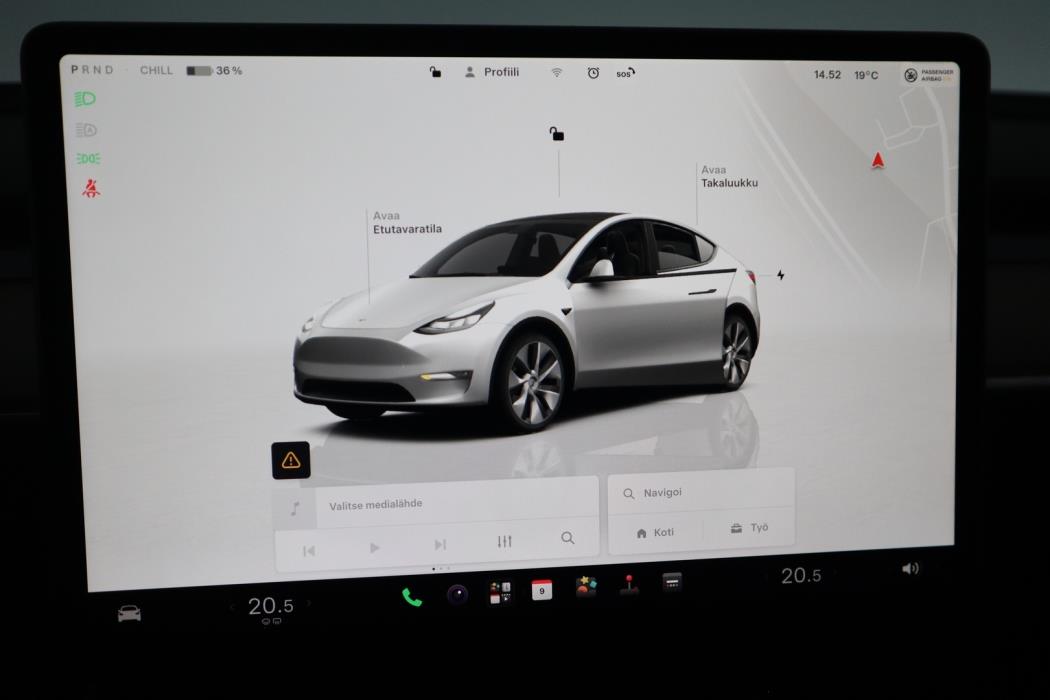 TESLA Model Y 2023
