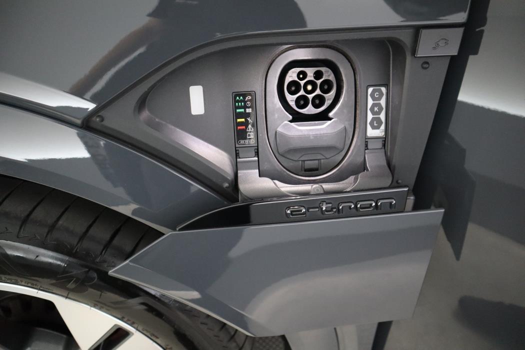 AUDI Q8 e-tron 2024