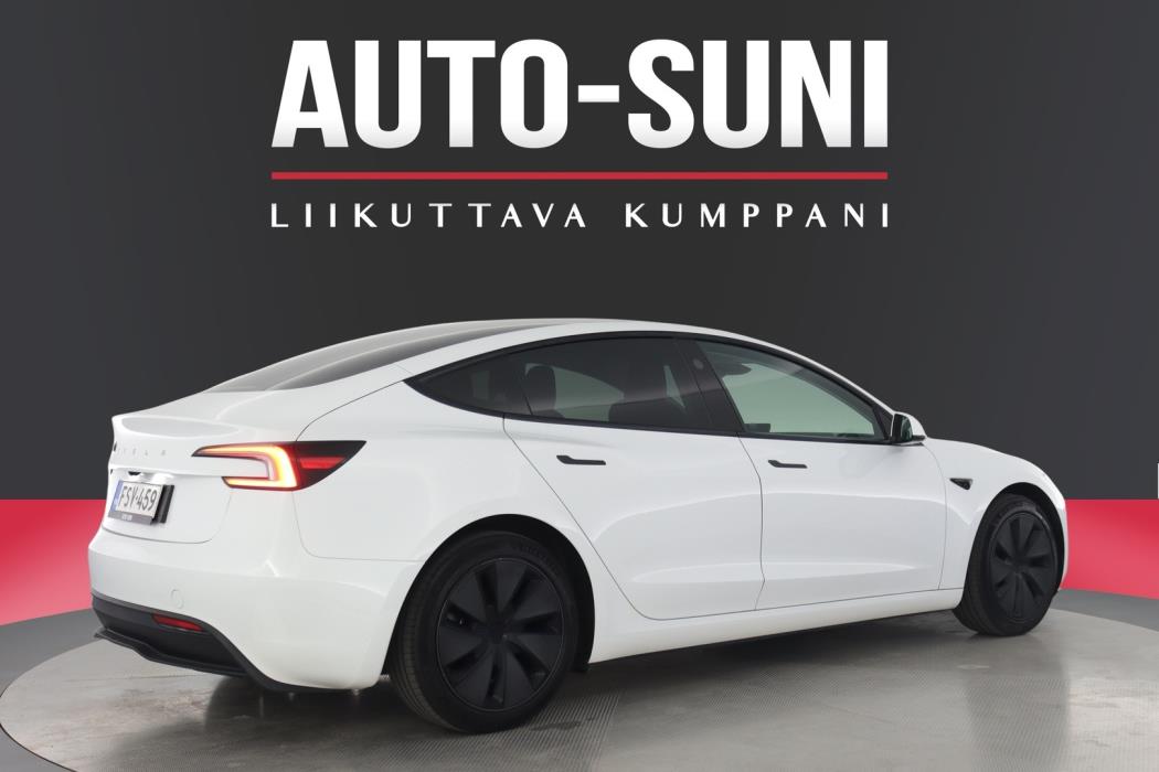 TESLA Model 3 2024