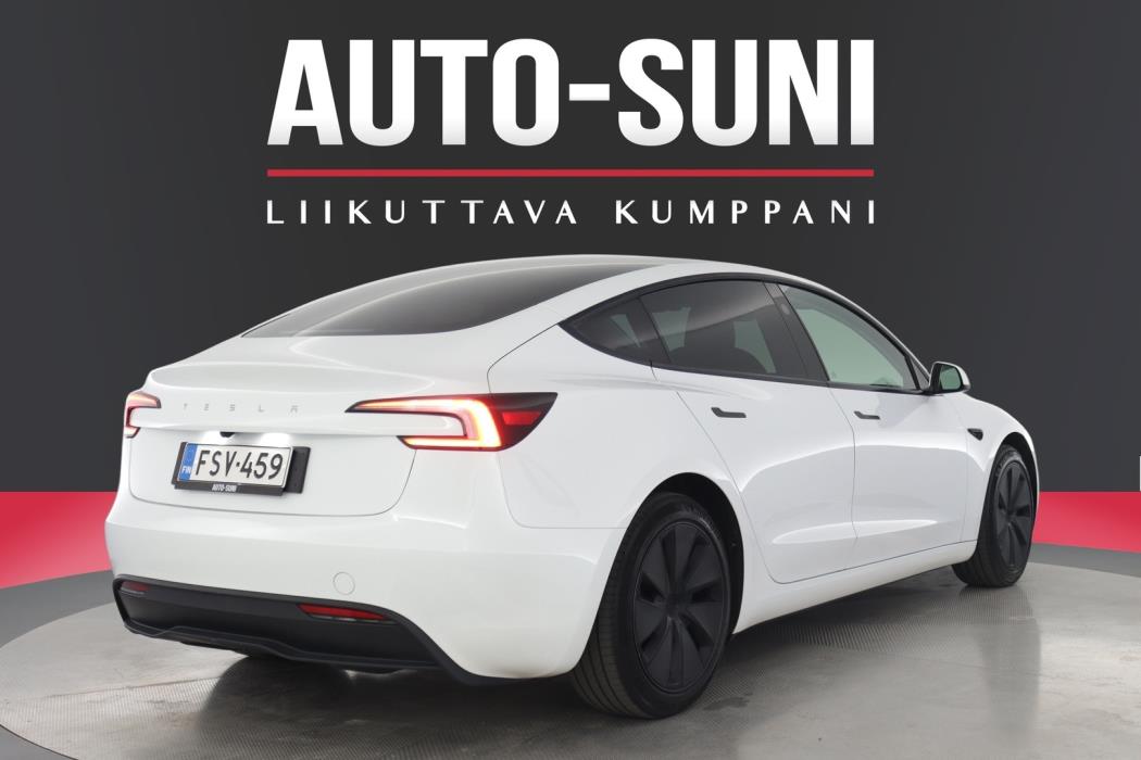 TESLA Model 3 2024