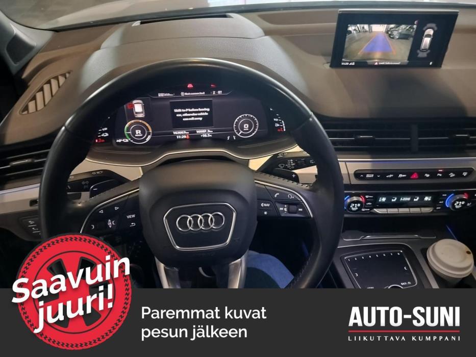 AUDI Q7 2017