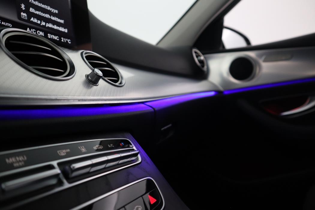 MERCEDES-BENZ E 2020