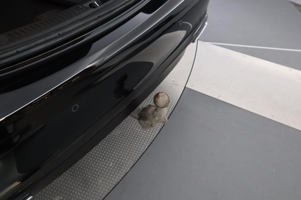 MERCEDES-BENZ E 2020