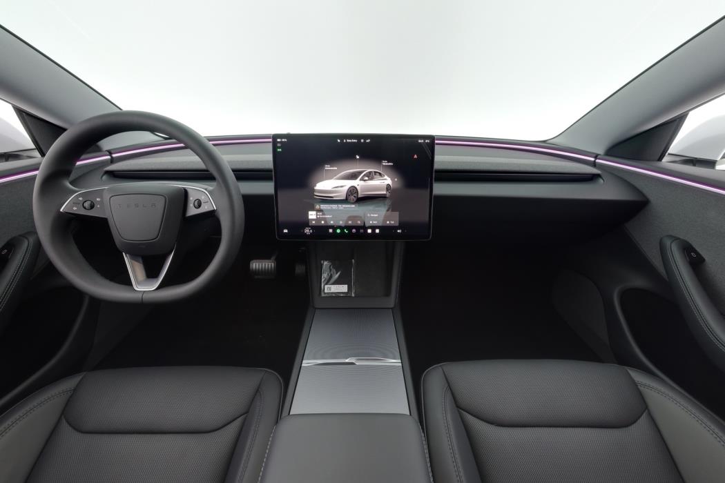 TESLA Model 3 2025