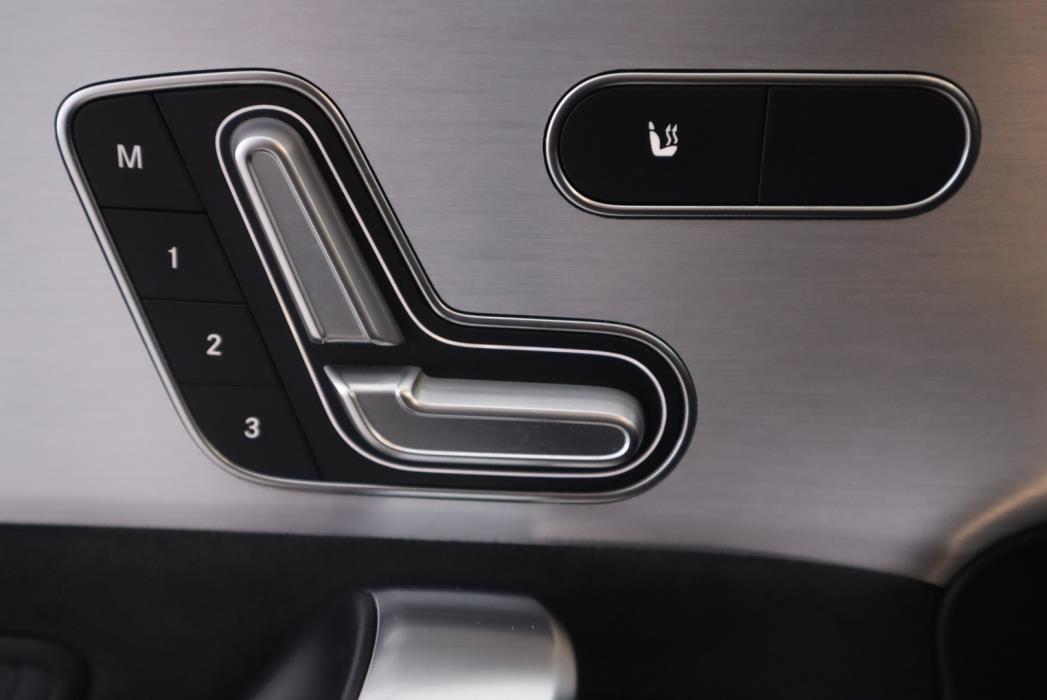 MERCEDES-BENZ A 2020