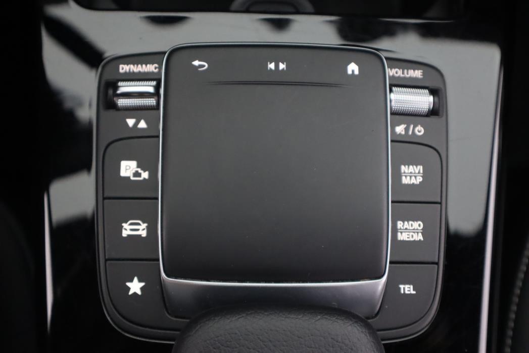 MERCEDES-BENZ A 2020