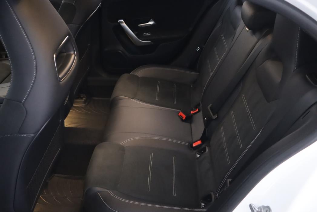 MERCEDES-BENZ A 2020