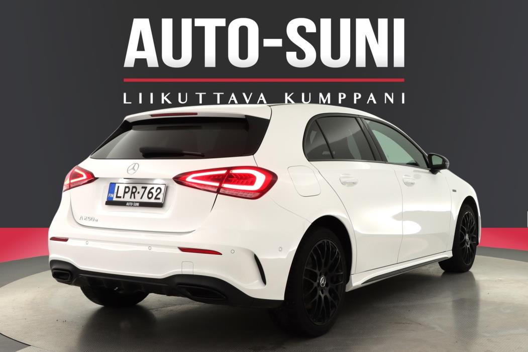 MERCEDES-BENZ A 2020