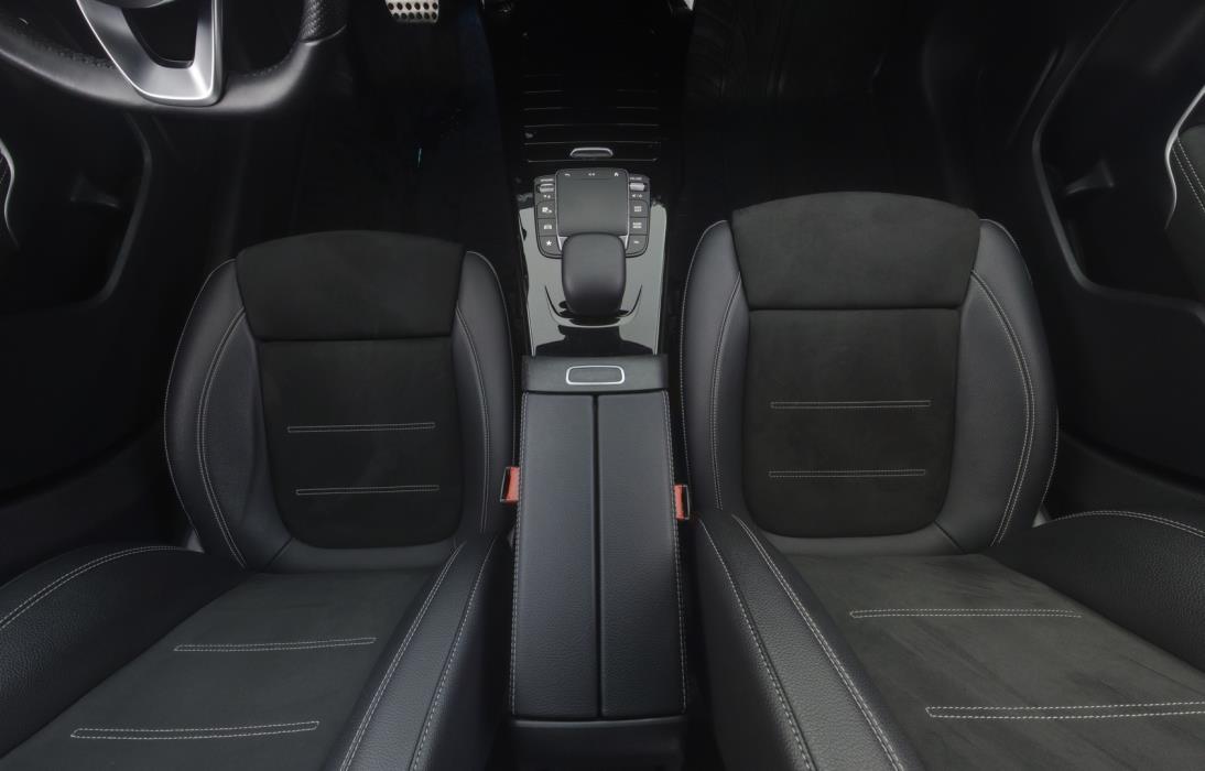 MERCEDES-BENZ A 2020