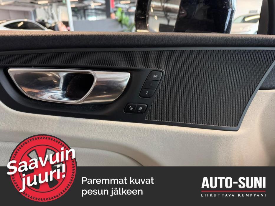 VOLVO XC60 2022