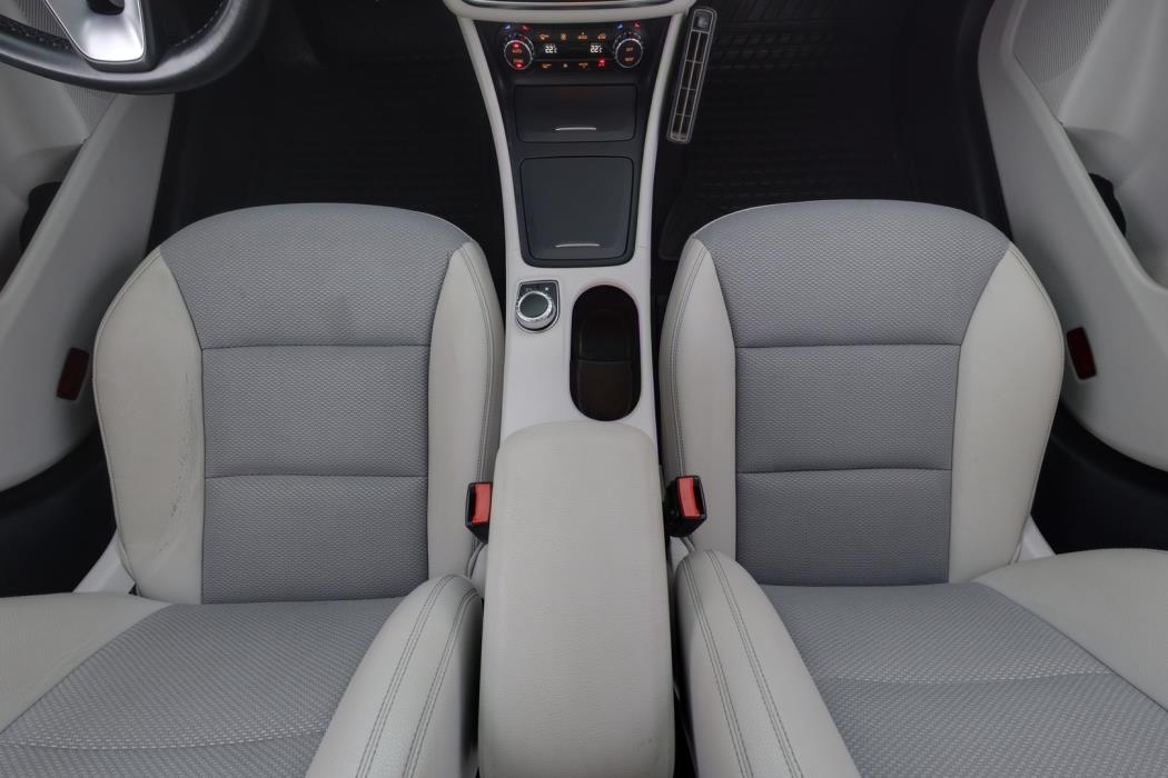 MERCEDES-BENZ CLA 2015