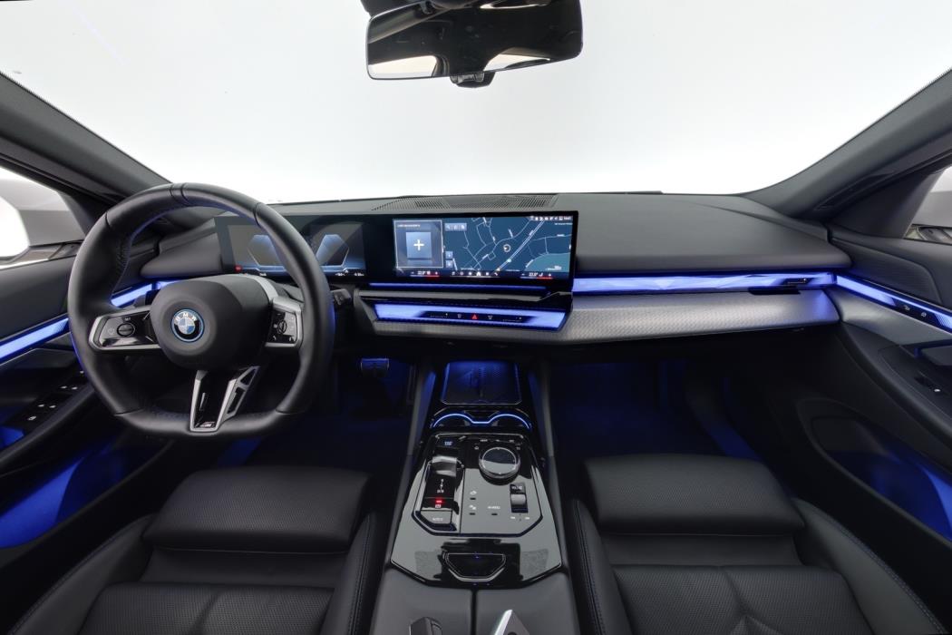 BMW i5 2025