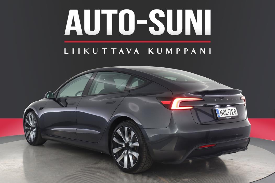 TESLA Model 3 2024