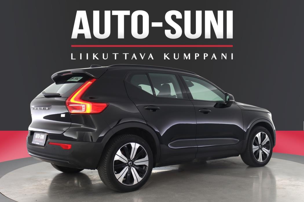 VOLVO XC40 2023