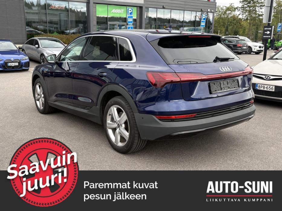 AUDI e-tron 2022