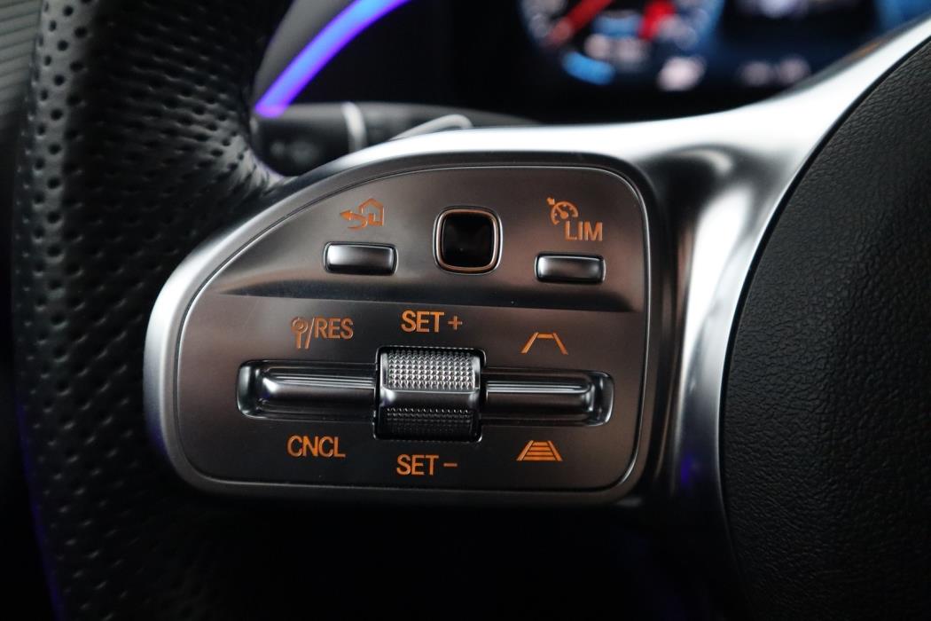 MERCEDES-BENZ EQC 2023