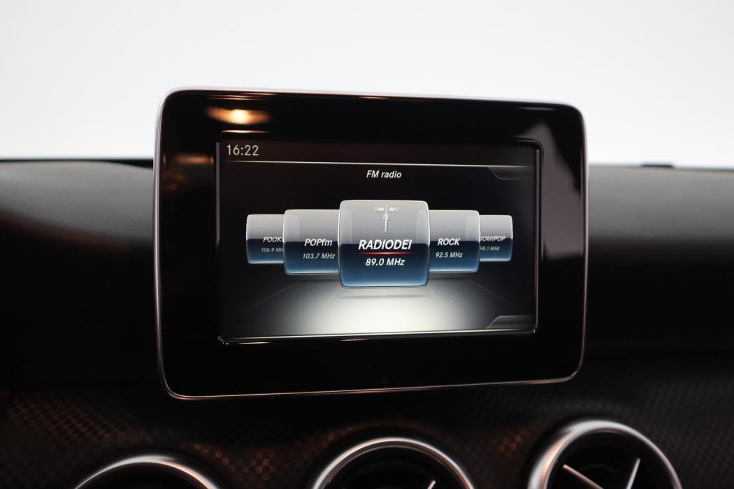 MERCEDES-BENZ A 2016