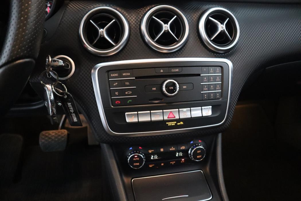 MERCEDES-BENZ A 2016