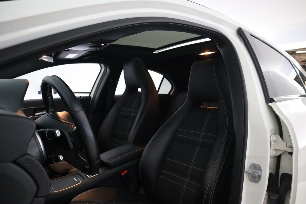 MERCEDES-BENZ A 2016