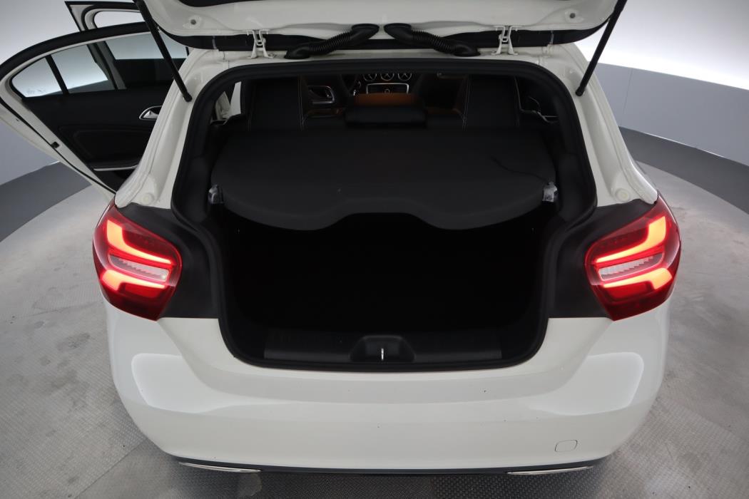 MERCEDES-BENZ A 2016