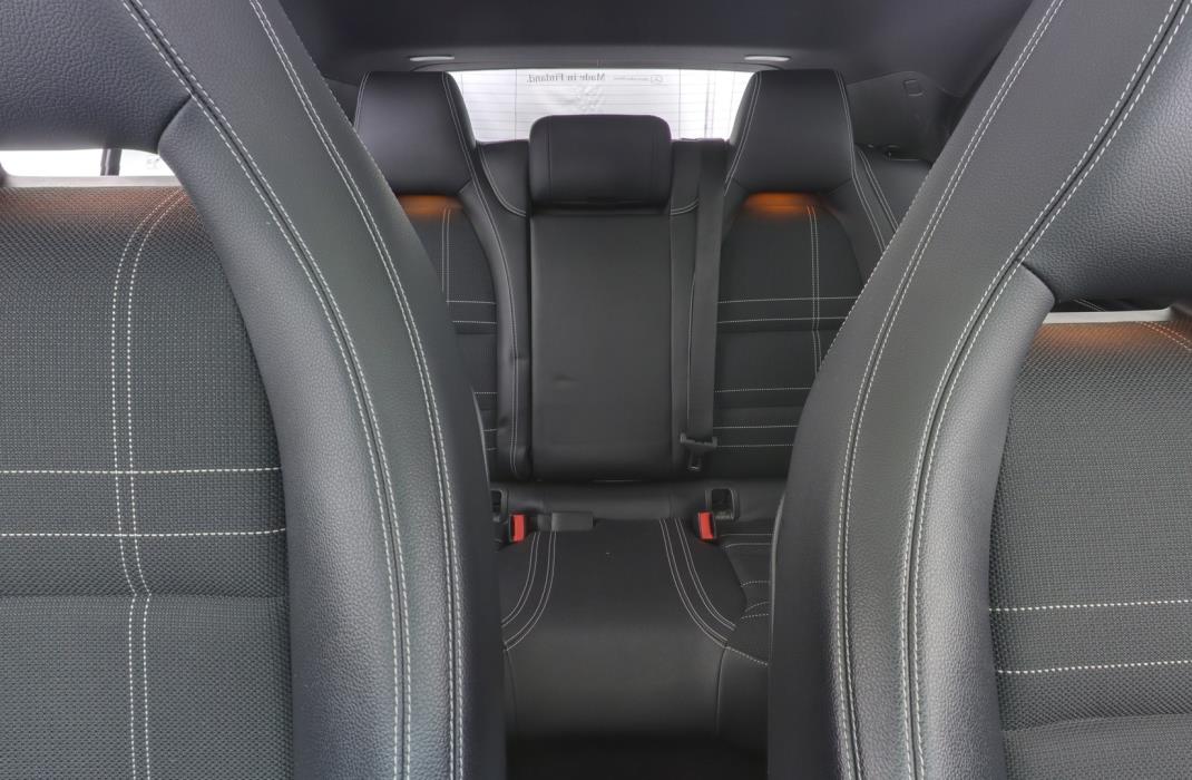 MERCEDES-BENZ A 2016