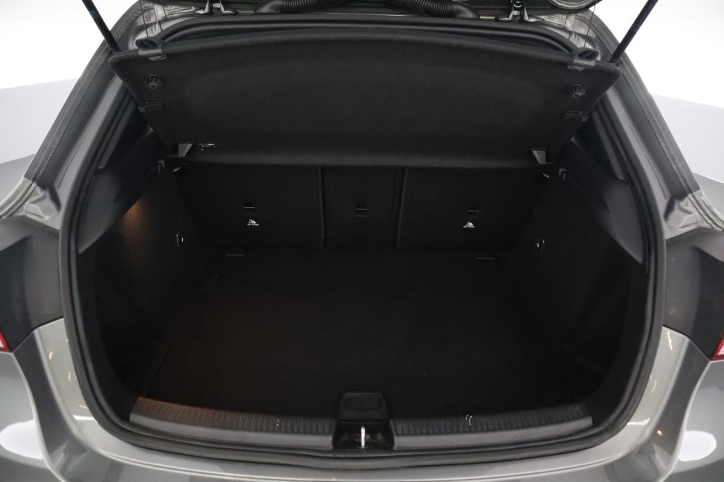 MERCEDES-BENZ A 2019